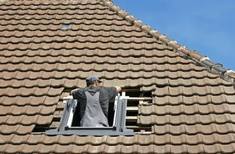 Pose de velux - Rieux-de-Pelleport